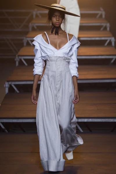 Look 25